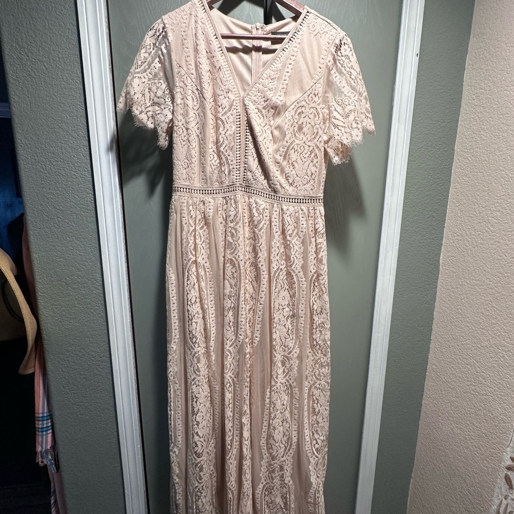 Elegant Lace Maxi Dress in Cream